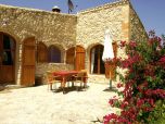 Ruhig gelegene Natursteinfinca mit Pool nahe der Ortschaft Montuiri, mit separaten Gästehaus, Pool und Garten für 6-7 Personen 