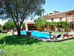 authentische und komfortable Mallorca Finca zu mieten für Familien oder Gruppe bis 11 Personen plus 3 kleine Kinder, Finca mit Klimaanlage, Pool  geschmackvolle Einrichtung