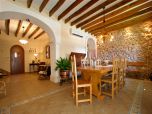 Essbereich Finca Mallorca mit Pool 