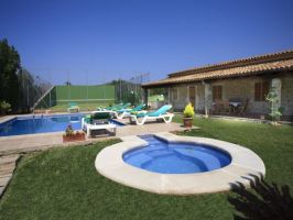 Mallorca authentische Finca Mallorca Tennisplatz, Pool und Jacuzzi nähe Puerto Pollensa im Norden für 6 Personen zu mieten, Finca mit Klimaanlage, 