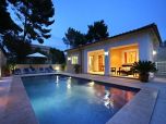 Mallorca Ferienhaus am Strand, modern, geschmackvoll, komfortabel Eingerichtet, absolut strandnah gelegen 320 Meter zum Meer Ferienhaus für 8 Personen, 4 Schlafräume, 5 Bäder, Klimaanlage