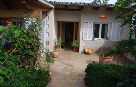 Mallorca Ferienhaus 50 Meter zum Strand nähe Alcudia im Norden Mallorcas, Ferien-Chalet mit Klimaanlage günstig zu vermieten für 6 + 1 Personen