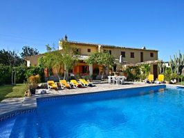 12 Personen Finca im Norden Mallorcas bei Pollensa