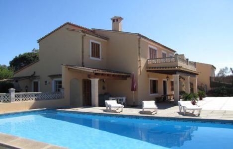 Urlaub Mallorca im typischen Ferienhaus mit Pool für 6 Personen in Pollenca in Nord Mallorca 
