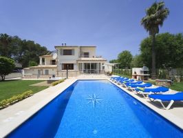 Modernes Ferienhaus mit Pool für Familien im Norden Mallorcas bei Puerto Pollensa