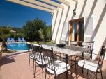 Villa mit Innen-Whirlpool, Ferienhaus mit Internetanschluss und Klimaanlage
