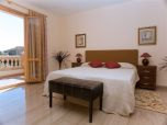 Villa mit Innen-Whirlpool, Ferienhaus mit Internetanschluss und Klimaanlage