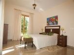 Villa mit Innen-Whirlpool, Ferienhaus mit Internetanschluss und Klimaanlage
