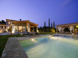 Mallorca Luxusvilla im Norden der Insel bei Pollenca, Luxusfinca mit ADSL Internet privater Poollandschaft,