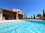 Mallorca Finca, ruhige Alleinlage bei Arta mit großem Pool