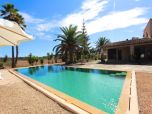 Finca in herrlich ruhiger Lage ohne Nachbarn, nicht einsehbar und mit einem sehr großen Pool