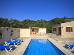 Finca mit Pool und herrlicher Aussicht in der Nähe von Pollenca im Norden Mallorcas