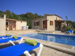 Finca mit Pool und herrlicher Aussicht in der Nähe von Pollenca im Norden Mallorcas