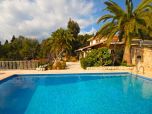 Ruhig gelegene Finca mit Pool, Ferienhaus mit Garten, Wohnzimmer und jedes Schlafzimmer mit Klimaanlage Villa für 8 Personen in Traumlage