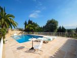 Ruhig gelegene Finca mit Pool, Ferienhaus mit Garten, Wohnzimmer und jedes Schlafzimmer mit Klimaanlage Villa für 8 Personen in Traumlage