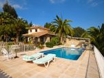 Ruhig gelegene Finca mit Pool, Ferienhaus mit Garten, Wohnzimmer und jedes Schlafzimmer mit Klimaanlage Villa für 8 Personen in Traumlage