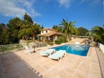 Ruhig gelegene Finca mit Pool, Ferienhaus mit Garten, Wohnzimmer und jedes Schlafzimmer mit Klimaanlage Villa für 8 Personen in Traumlage