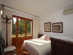 Ruhig gelegene Finca mit Pool, Ferienhaus mit Garten, Wohnzimmer und jedes Schlafzimmer mit Klimaanlage Villa für 8 Personen in Traumlage