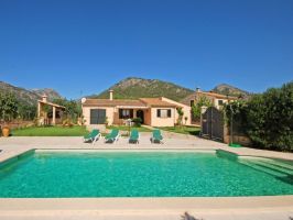 Mallorca Finca in Selva für 6 Personen mit Klimaanlage im Wohnzimmer