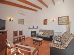 Mallorca Finca in Selva für 6 Personen mit Klimaanlage im Wohnzimmer