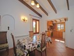 Mallorca Finca in Selva für 6 Personen mit Klimaanlage im Wohnzimmer