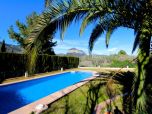  familienfreundliche Natursteinfinca mit kindersicherem Pool und fantastischem Blick