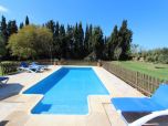 Finca-Mallorca-Großes-Landhaus-Pool-Kindersicher