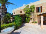Finca-Mallorca-Großes-Landhaus-Pool-Kindersicher