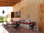Finca-Mallorca-Großes-Landhaus-Pool-Kindersicher