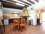 Finca-Mallorca-Großes-Landhaus-Pool-Kindersicher