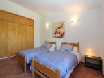 Finca-Mallorca-Großes-Landhaus-Pool-Kindersicher