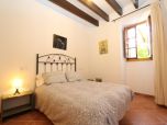 Finca-Mallorca-Großes-Landhaus-Pool-Kindersicher
