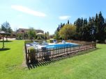 Landhaus für Gruppenurlaub und mehrere Familien, Einzelstehendes Haus Privater Swimming Pool mit Kindersicherung