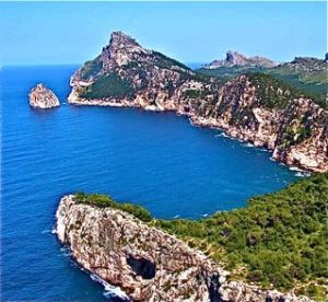 Zu den eindrucksvollsten Ausflugszielen auf Mallorca gehört zweifelsfrei die Halbinsel Formentor. Immer  wieder liessen sich Maler und Dichter von dem bizzaren