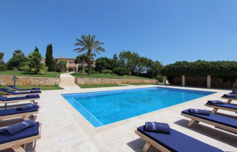 Grosses Ferienhaus in Porto Cristo im Sueden von Mallorca mit Pool und Terrassen zur Miete
