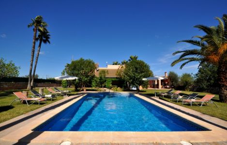Finca Mallorca mieten preiswert mit Pool und Grill