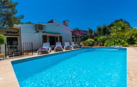 Ferienhaus im Norden der Insel Mallorca mit BBQ Grill, Pool und Klimaanlage