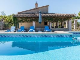 Kleine Finca mit Pool fuer Familien perfekt nahe Strand und Meer im Inselnorden von Mallorca