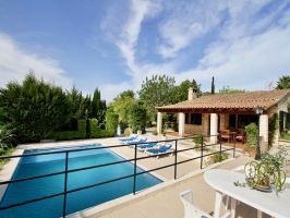 Finca mit Gaeste Apartment und Pool auf Mallorca zur Miete in ruhiger Lage