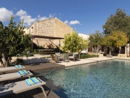grosses Ferienhaus mit Pool auf Mallorca, ideales Mietobjekt fuer Radfahrer und Reisegruppen