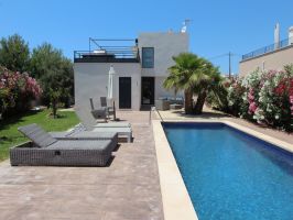 Chalet auf Mallorca mit Pool und Garten in exklusiver Lage zu mieten