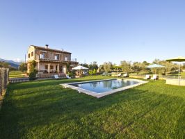 Ferienhaus Mallorca mit Pool und Kinderspielplatz