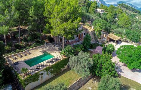 rustikale Finca mit Pool in romantischer Lage auf Mallorca zur Miete