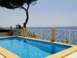 Ferienhaus direkt am Meer mit Pool, Traumlage auf Mallorca in exklusiver Wohngegend