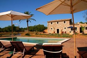 Sehr hochwertige Finca zur Ferienvermietung zwischen Porreres und Campos ist hochwertig Ausgestattet.