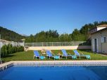 Neuwertiges Ferienhaus zur Vermietung für 8 bis zu 9 Personen mit privatem Pool und Jacuzzi im Inneren des Ferienhauses. Das Ferienhaus in der Nähe von Crestatx 